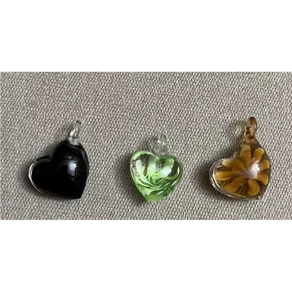 Murano Inspired Heart Shaped Glass Pendants with Flowers (lot of 3) Beautiful! - Picture 2 of 5